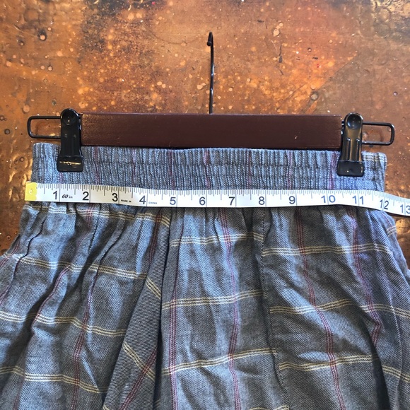 Plaid Fall Midi Skirt Frayed Size Small
Fall skirt - Picture 7 of 13